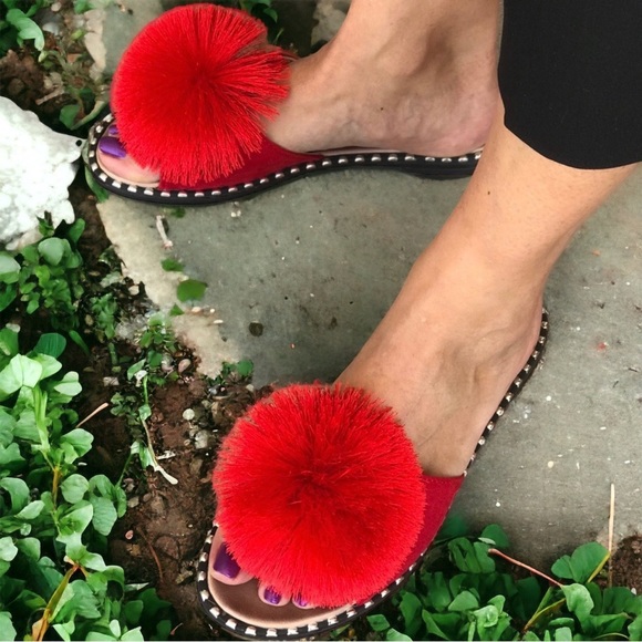 Best Seller! Verano Rio Red Pom Pom Mule Slide Sandals - Picture 3 of 9